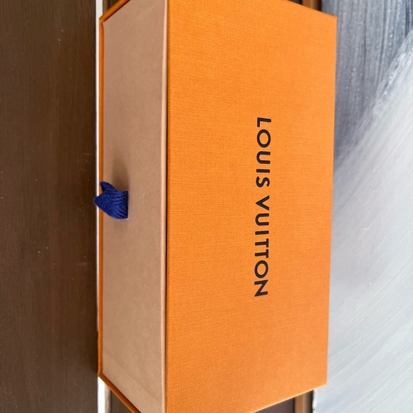 💯 authentic Louis Vuitton Aviators - Picture 4 of 13